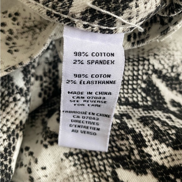 ASHLEY MANSON Snake Print Flared Cropped - Picture 7 of 9